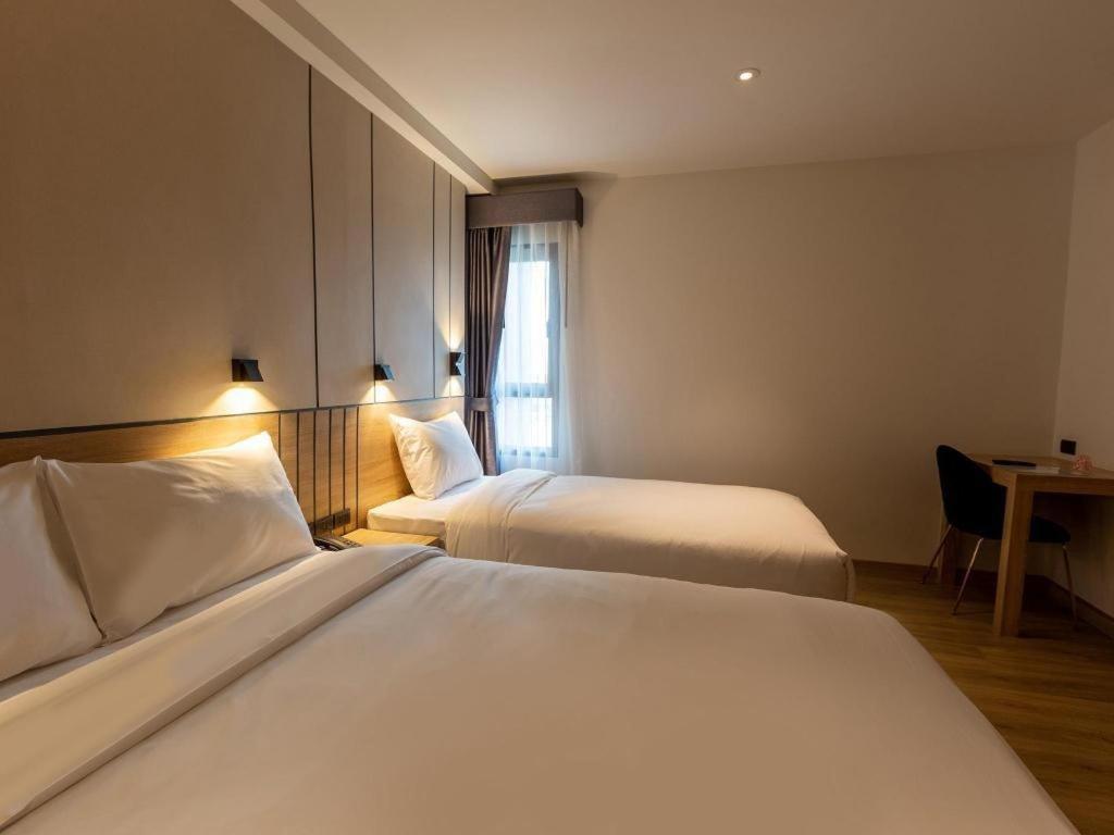 Heaven Hotel Чаченгсау Экстерьер фото