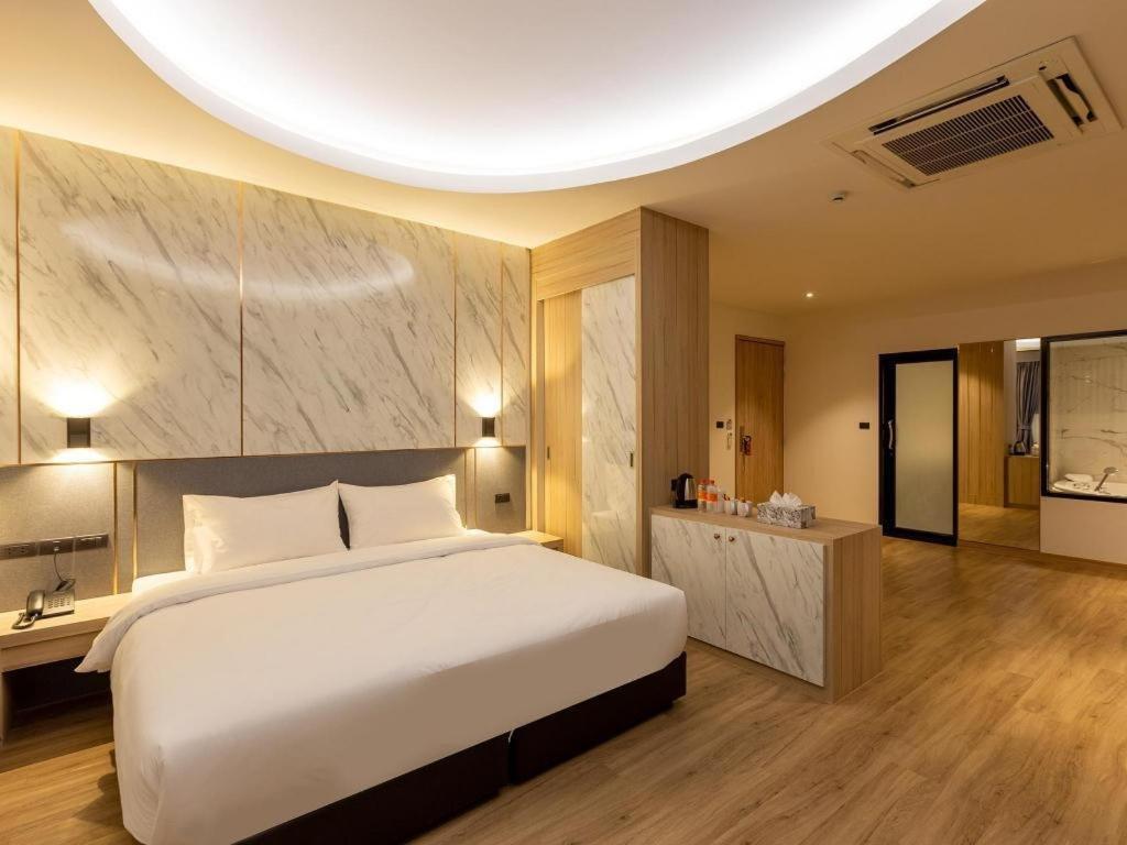 Heaven Hotel Чаченгсау Экстерьер фото
